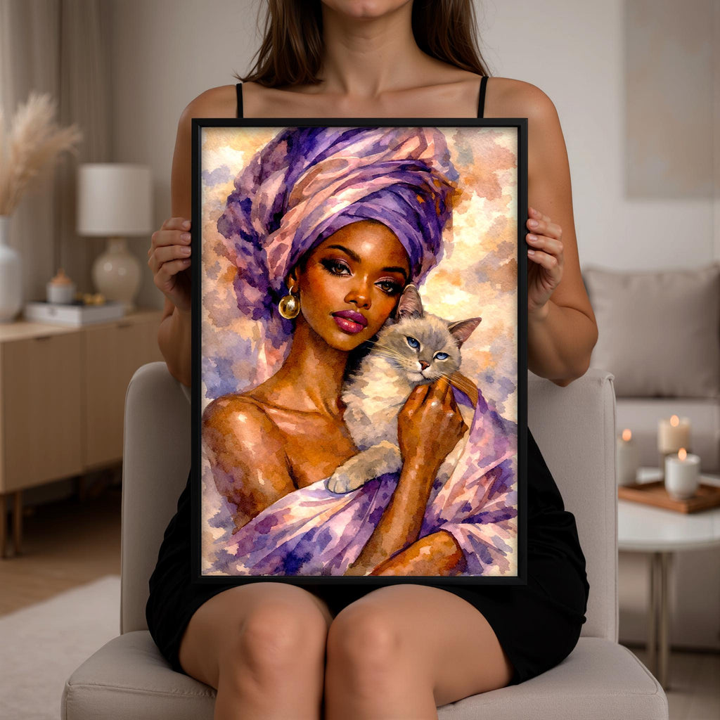 Kedili Kadın Çerçeveli Poster: Asil Suluboya Sanatı, Mor ve Altın