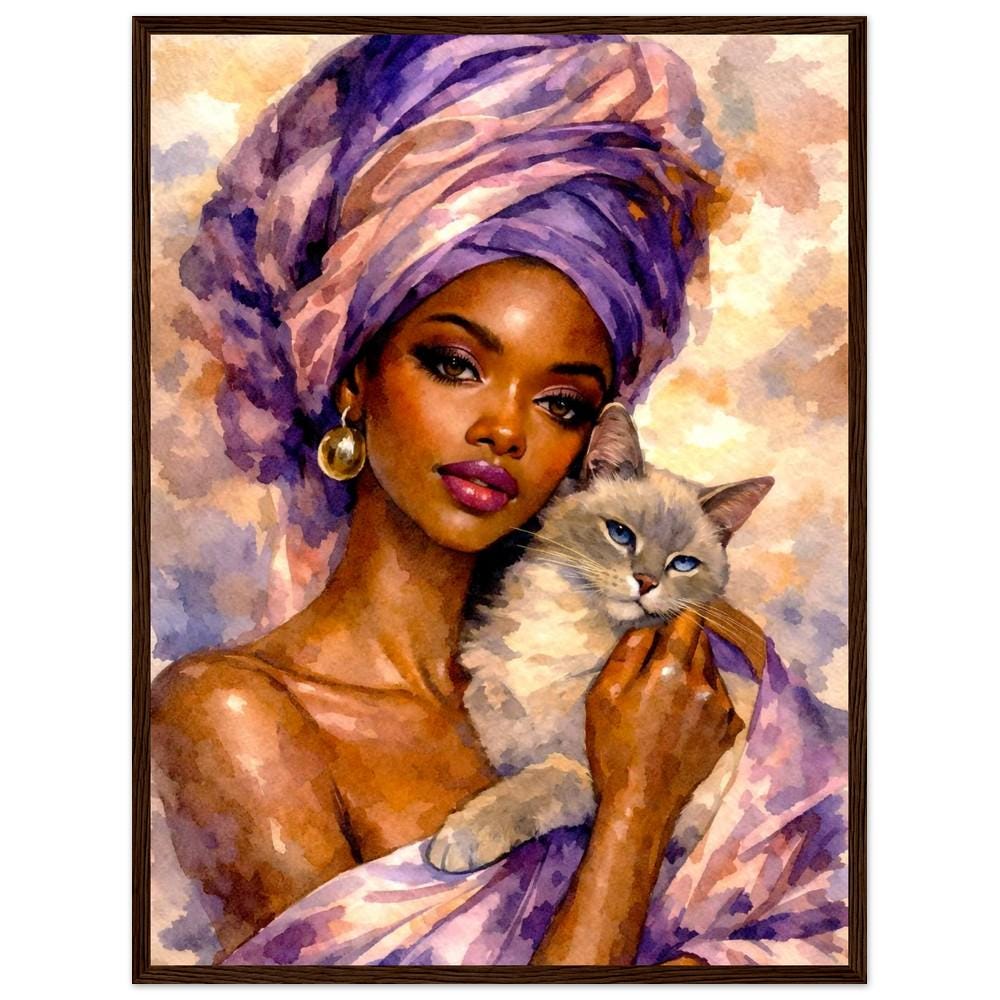 Kedili Kadın Çerçeveli Poster: Asil Suluboya Sanatı, Mor ve Altın